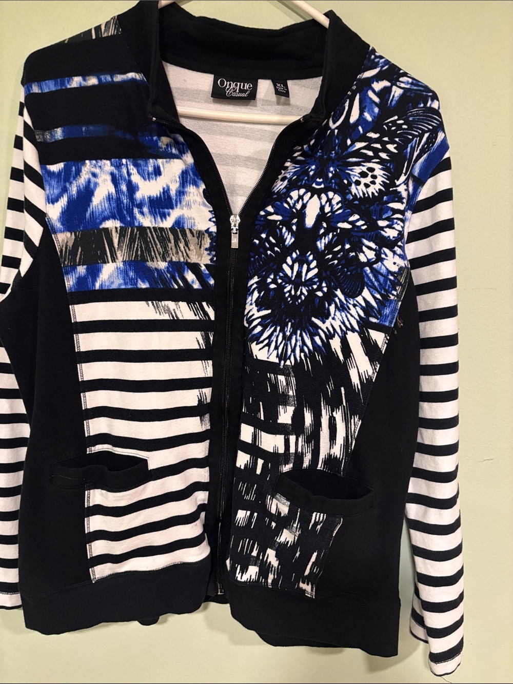 Ongue Casual Zip-Up Jacket in Black & Blue